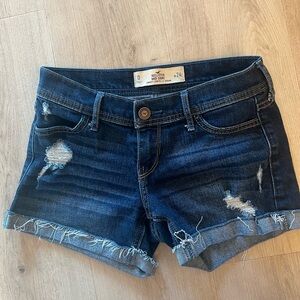 Hollister 4 inch inseam Jean shorts size 0 low rise